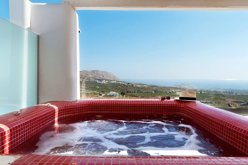 Private Outdoor Heated Jacuzzi