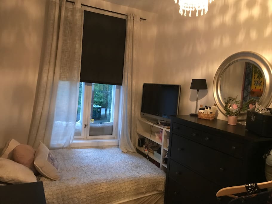 Room for rent 2 with extra bed
