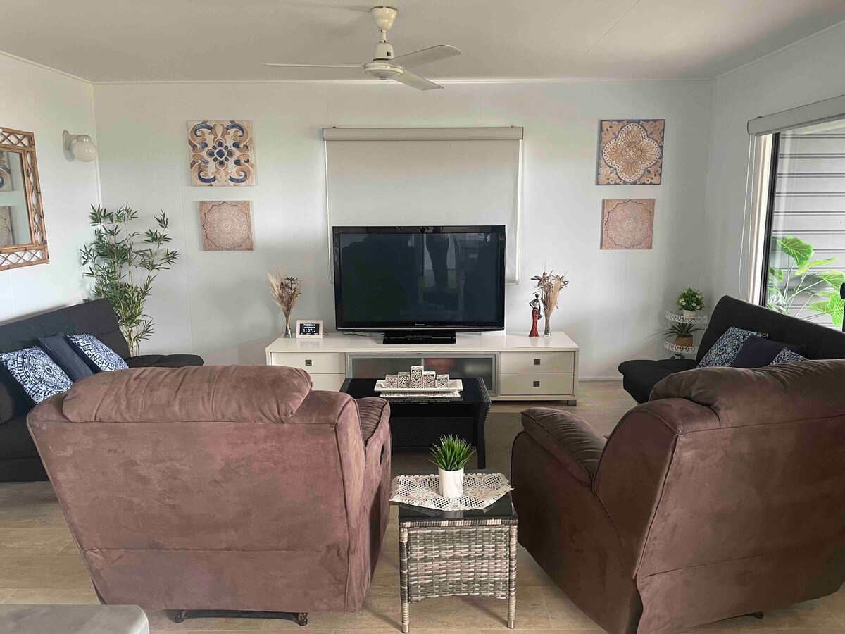 Successful Airbnb property: Ocean views and breezes in Mackay Regional