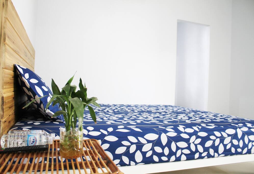 Double bedroom with kitchen and balcony
