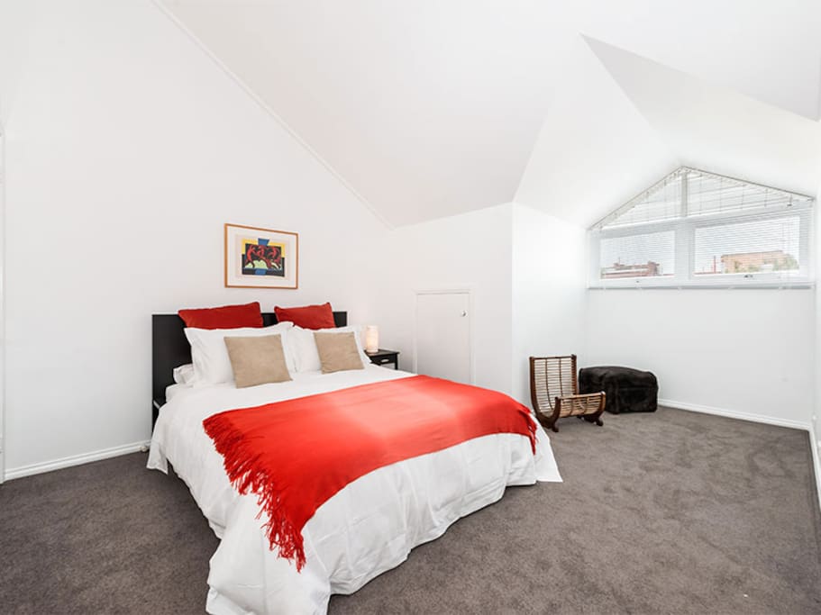 Upstairs main queen bedroom.
