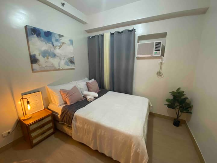 Cozy 1br Unit @Trees Residences With 55'tv - 昆頌市