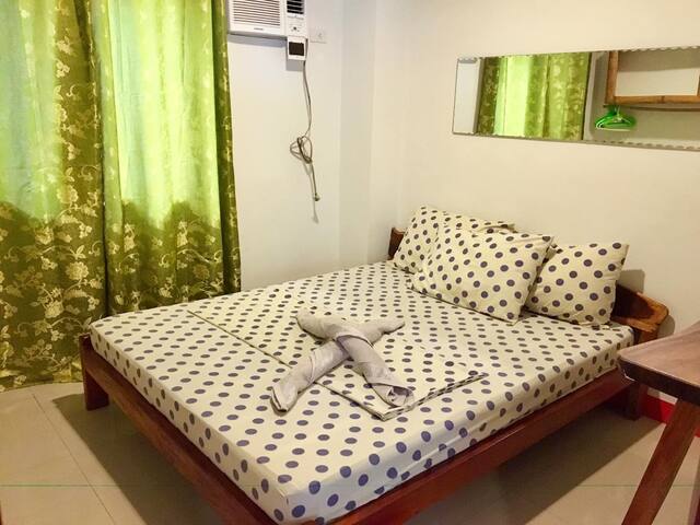 Boracay Cozy Studio Apt (Villa Mariel RM-4A)