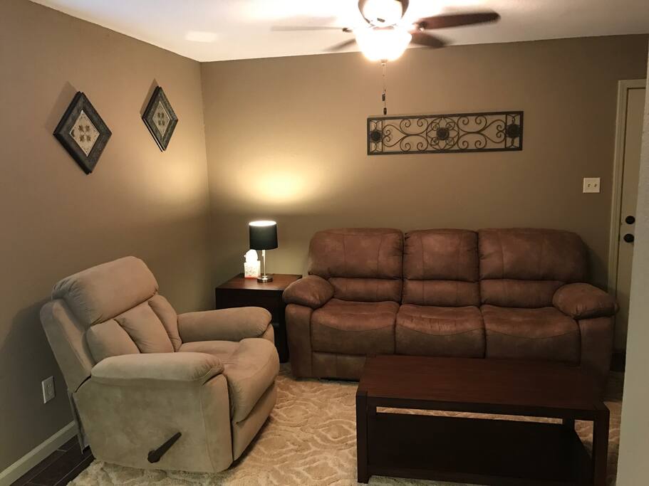 Living room .