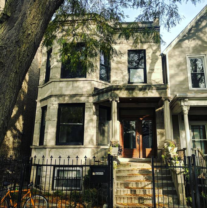 Gorgeous 1907 graystone exterior