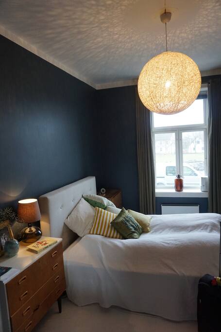 Spacious bedroom with Queen size bed.