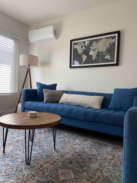 Central Apt W Garage & Laundry/Near LAX & Beaches