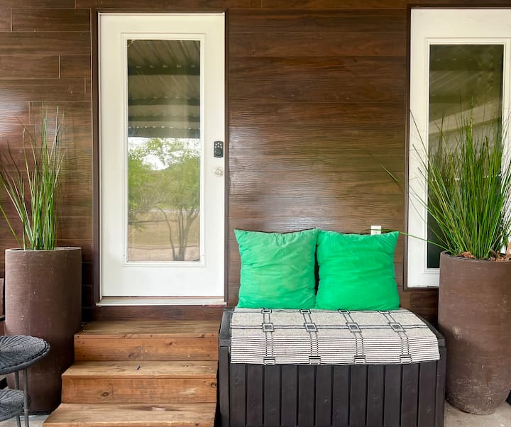 Casa de huéspedes cerca de White Rock Lake Suites con entrada