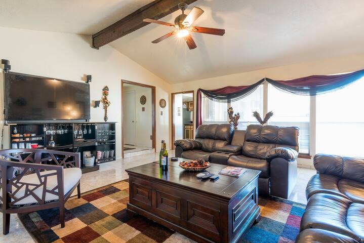 Classic Private Room - King Size Bed/ 42'' TV/ SW