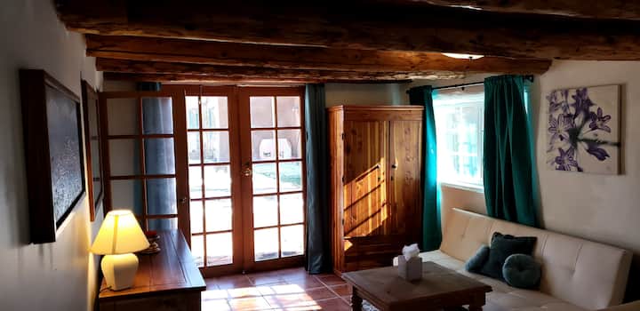 Väčšia spálňa Casita s 2 posteľami a jednou menšou manželskou posteľou