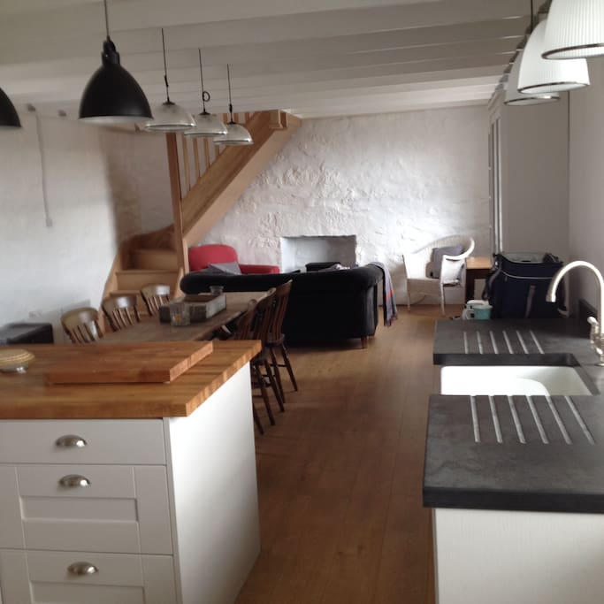 Kitchen/dining/living room
