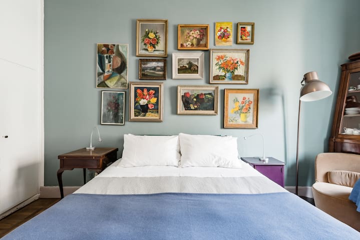 Il Colosseo a due passi in edificio del Novecento