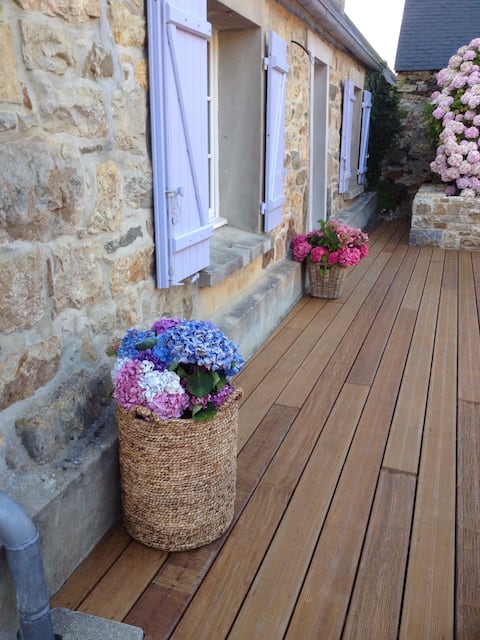 Successful Airbnb property: Typical stone house furnished for tourism 14004 in Crozon