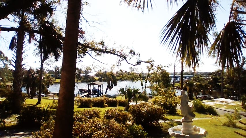 Beautiful Waterview and A Free Sail thru OCT!