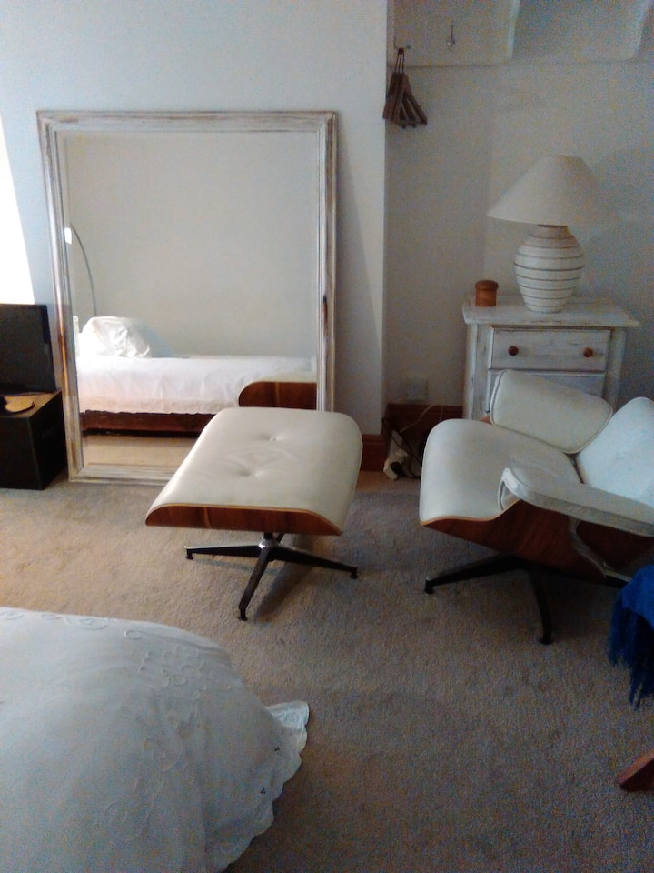 White Cottages Guest Room Cottages for Rent in Cambridge