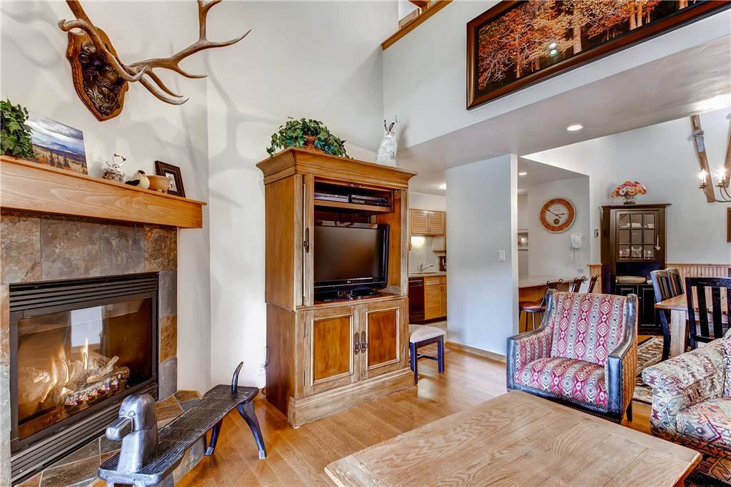 Fireplace,Hearth,Banister,Handrail,Staircase
