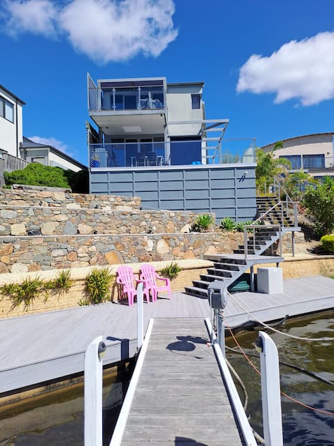 Villaview on the canal
Affordable getaway!