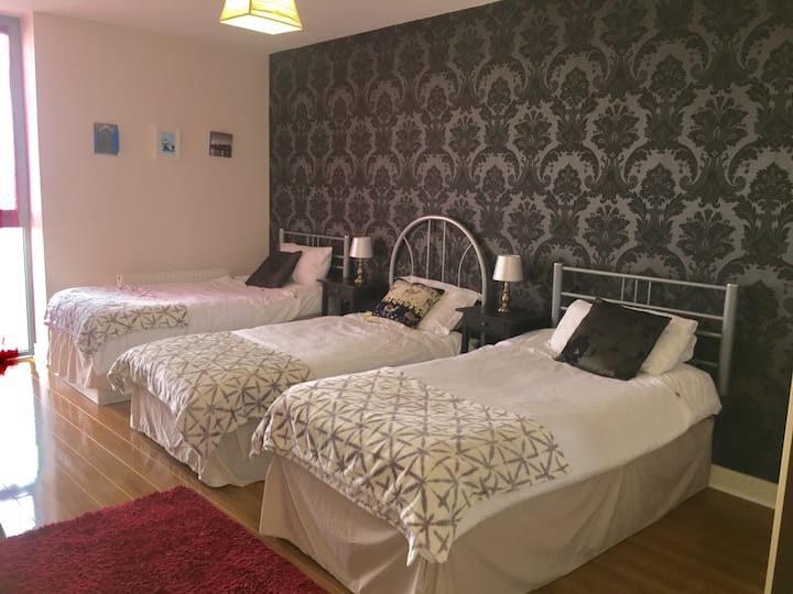 Titanic Bedroom Wallpaper