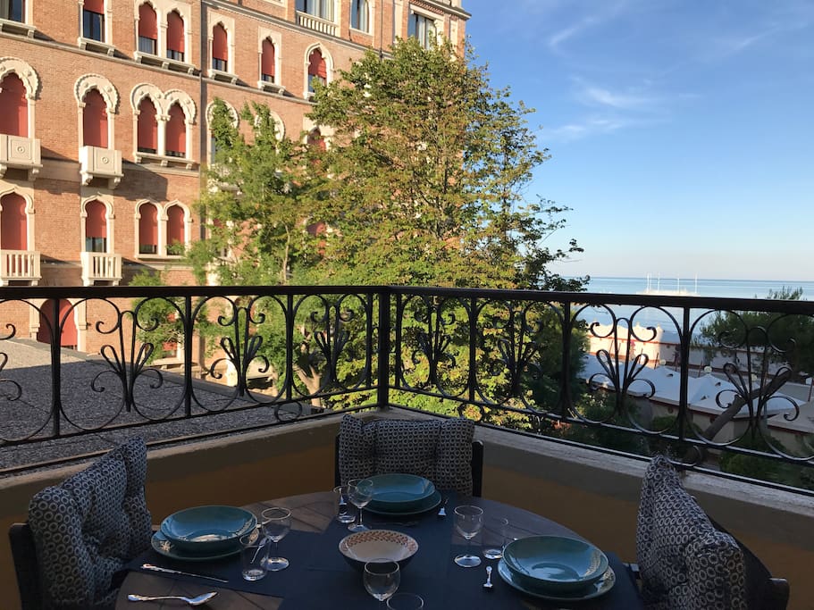 The terrace facing the sea