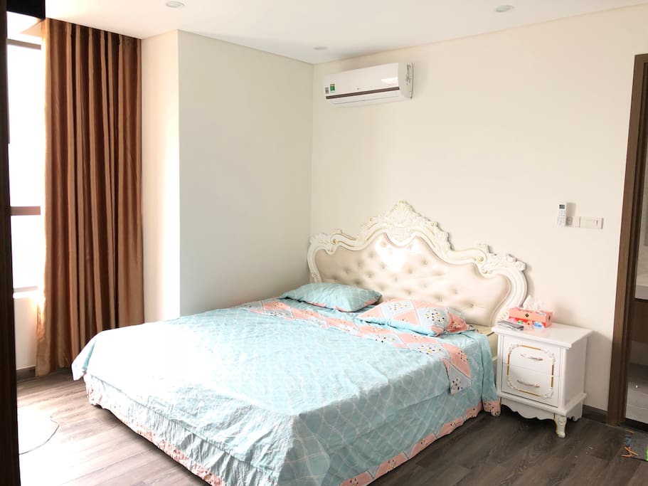 Master bedroom (1)