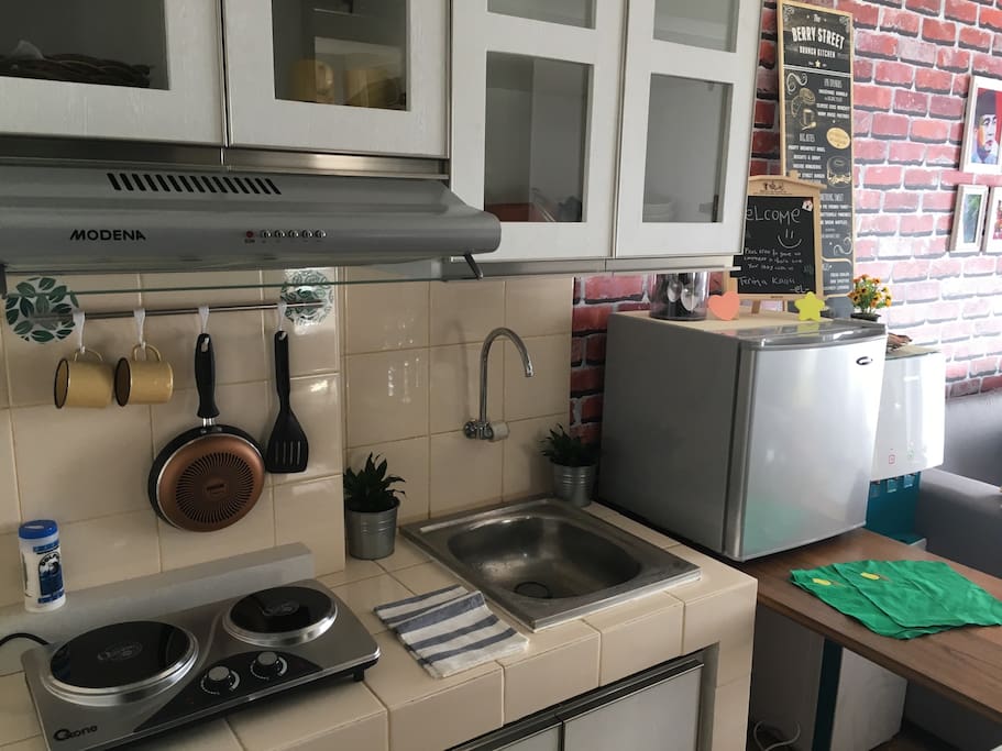 Yes! Kitchen is available... cook, serve, and dine while enjoying our balcony scenery from 11th floor... The cozy kitchen and comfy living room... Our exotic dining table or coffee table - whichever you like.. ☕️