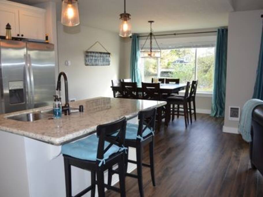 Kitchen / Dining