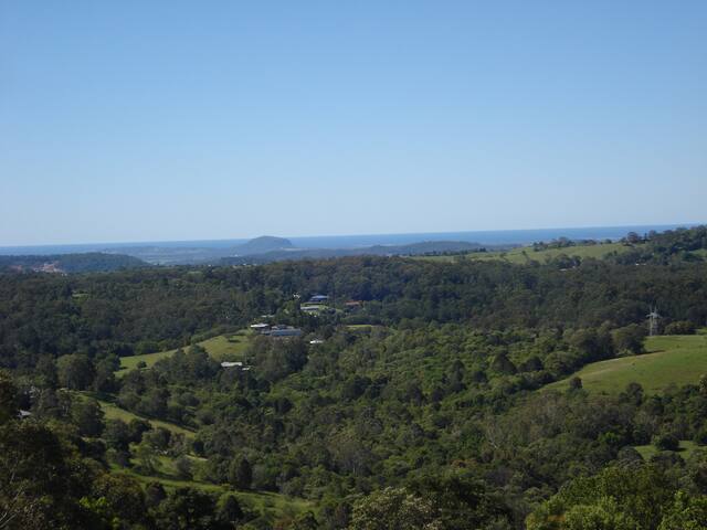 Woody Grove Retreat – The Lodge and Annex gallery image 5