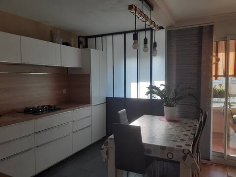 Charming Toulon T3 ideal stopover in the south