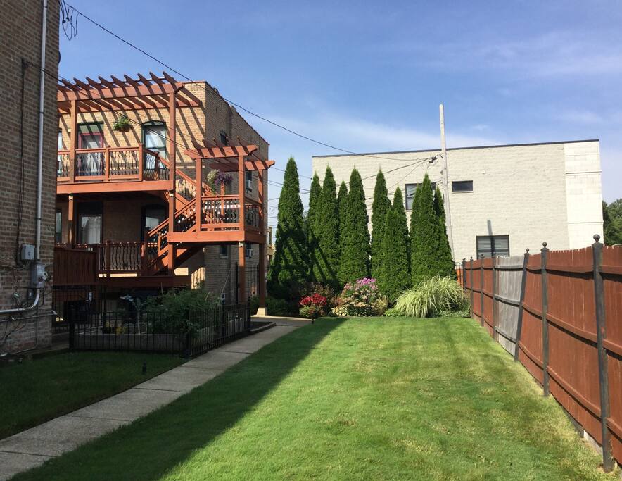 Historic Coach House Cottage Apartments for Rent in