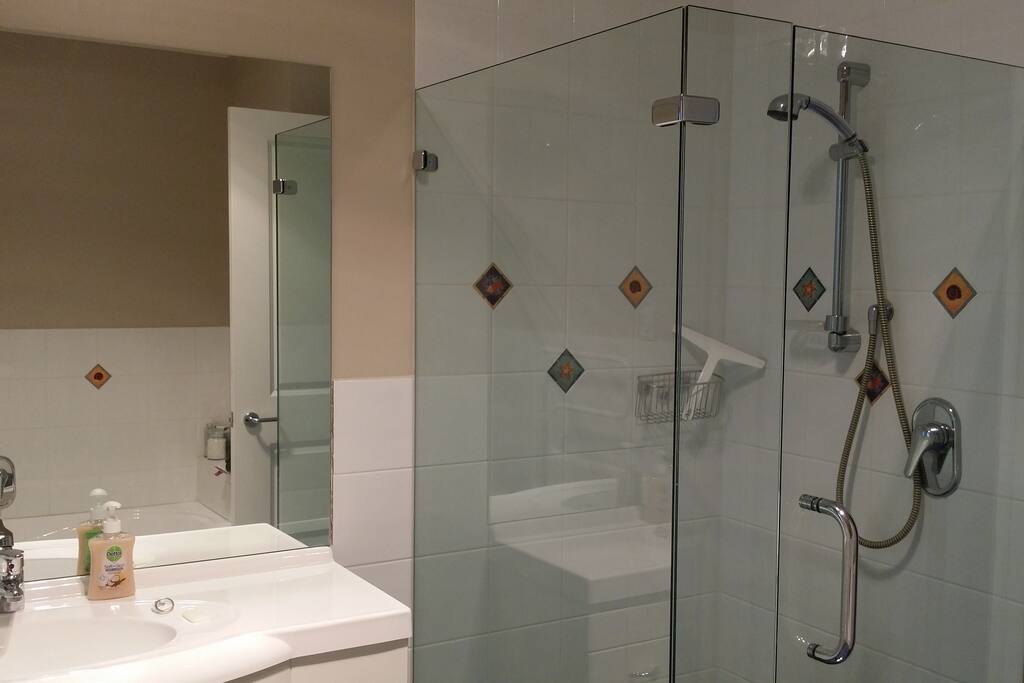 Bathroom (shared)