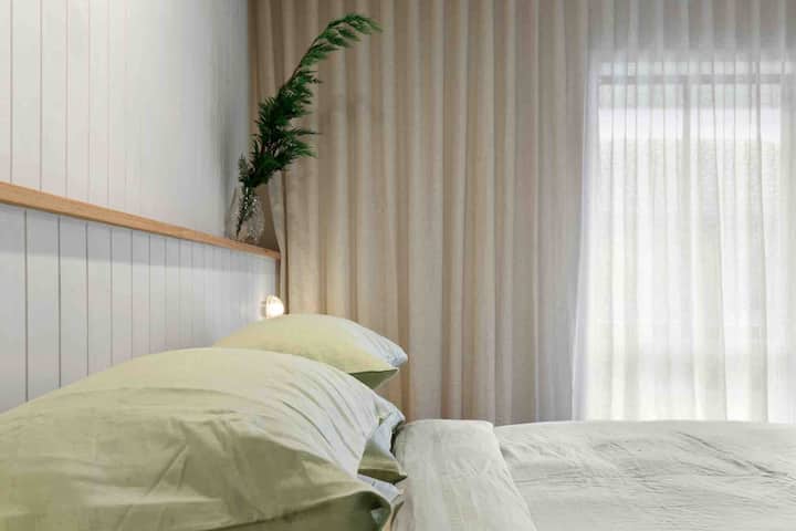 ༄ Terra Mare ༄ Your Central Hideaway with King Bed