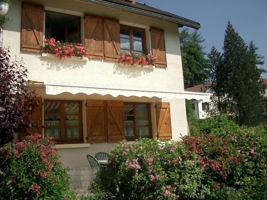 Situé ici au rez-de-chaussée