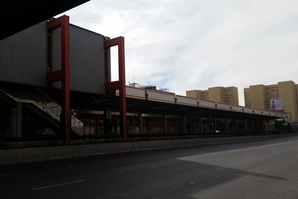 Cercanía con al Metro Viaducto.