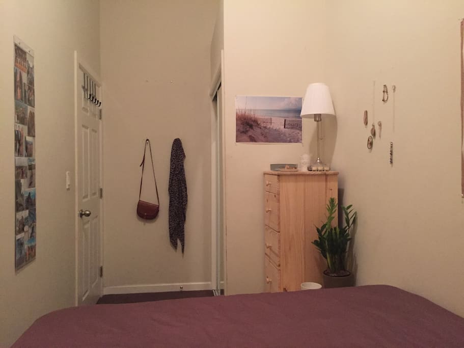 Even though it is small, you still have enough space to move around with 2 people. Hooks at the door and space under the bed, as well as some reserved space in the wardrobe give you the opportunity to get your stuff out of the way.