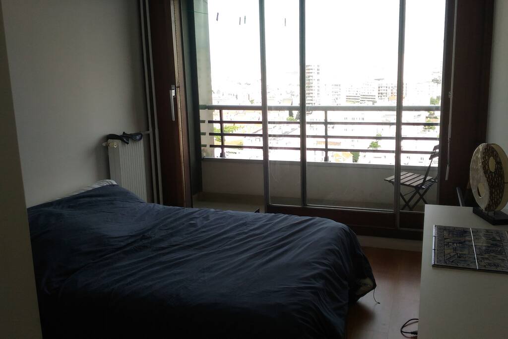 chambre de 10m2 avec balcon et dressing