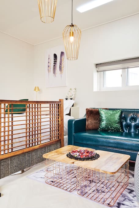Living room on 2nd floor with high ceiling_Seoul Station 首尔站