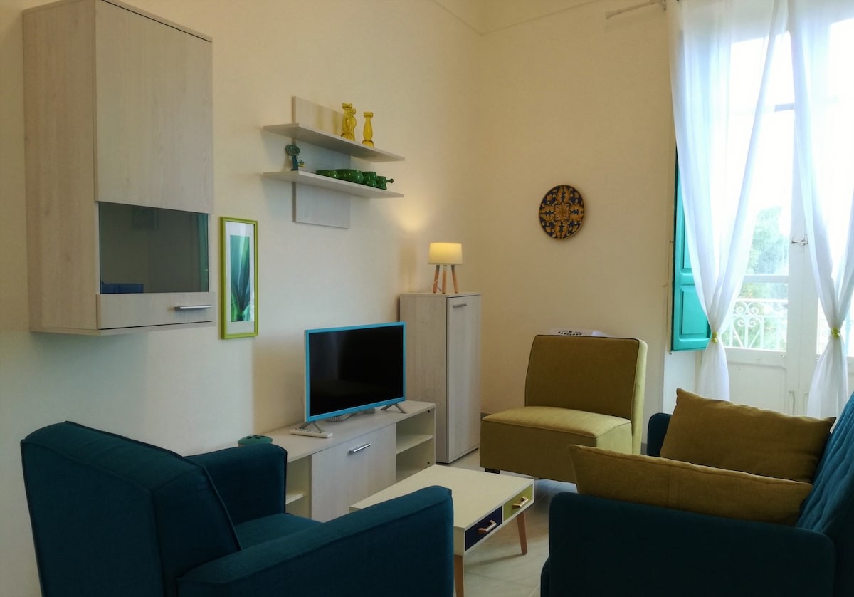 Propriété Airbnb réussie: ALIVE - Le Luminarie Creative Residence Balestrate à Balestrate