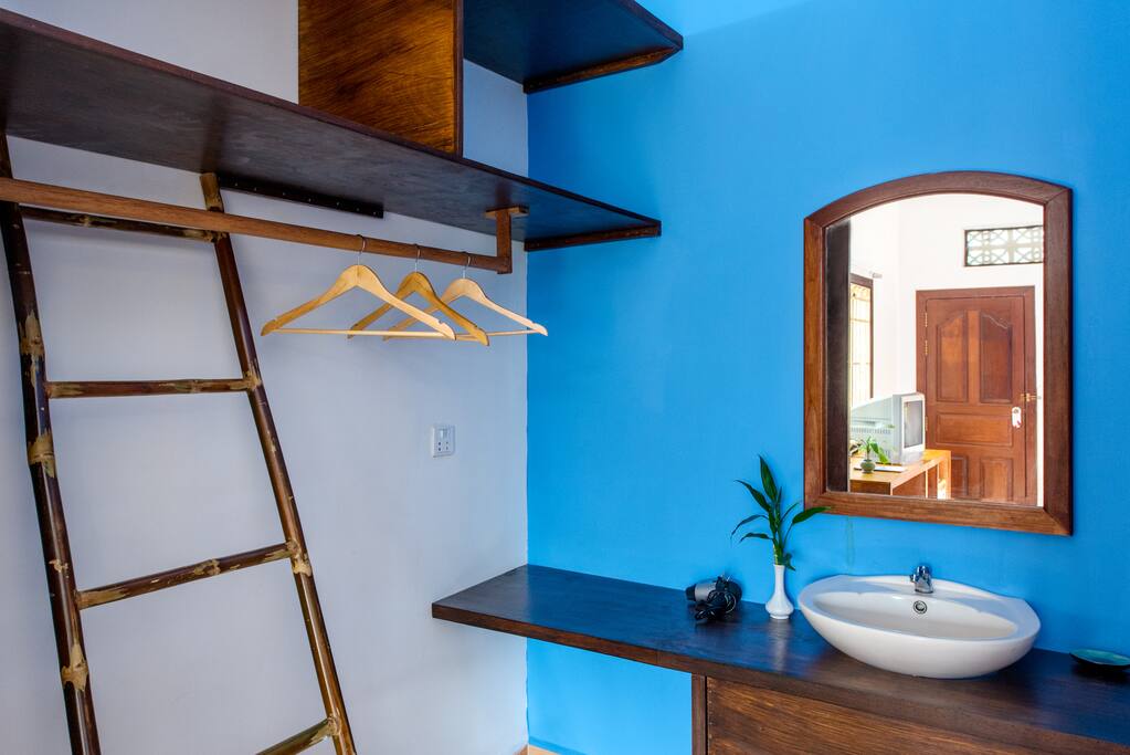 Our well appointed Superior Double Rooms come with a Queen Size bed, comfortable mattress and nice fluffy pillows and fresh linen, providing a comfortable haven to relax after a day out exploring what Siem Reap has to offer.
All our rooms have air-conditioning and a ceiling fan , great sized bathrooms with hot showers quality towels and toiletries
To ensure your valuables are kept secure we include an in-room safe, also included is cable television with international channels and free high speed wi-fi throughout eOcambo Village.