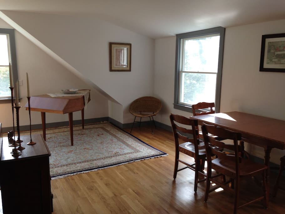 Little dining area off the living room