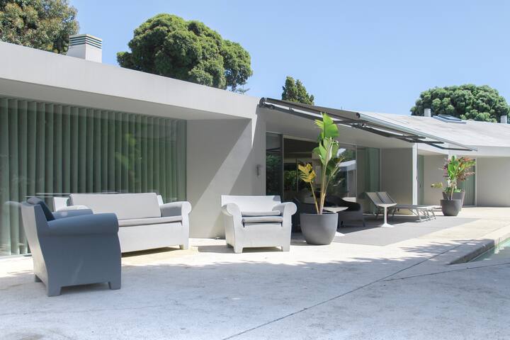 Boomerang House – Luxury House next to City Park gallery image 4