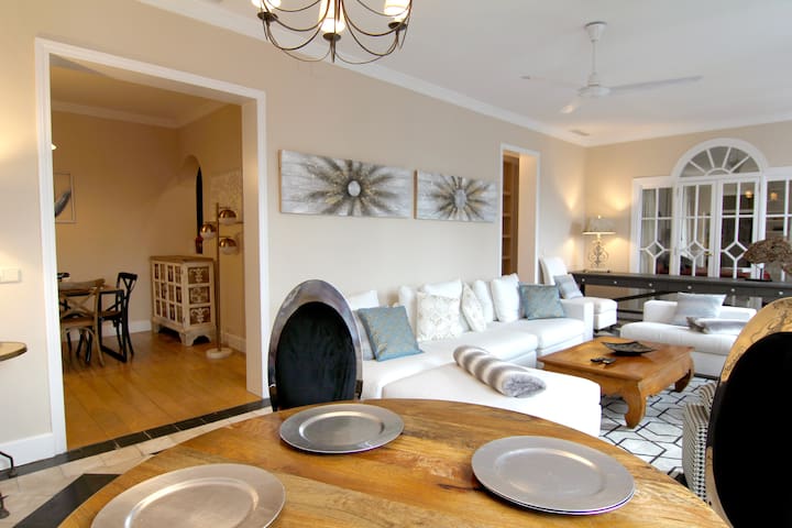 Stylish flat Plaza Mayor, 190 m2, 3BR, 2BTH bright gallery image 3