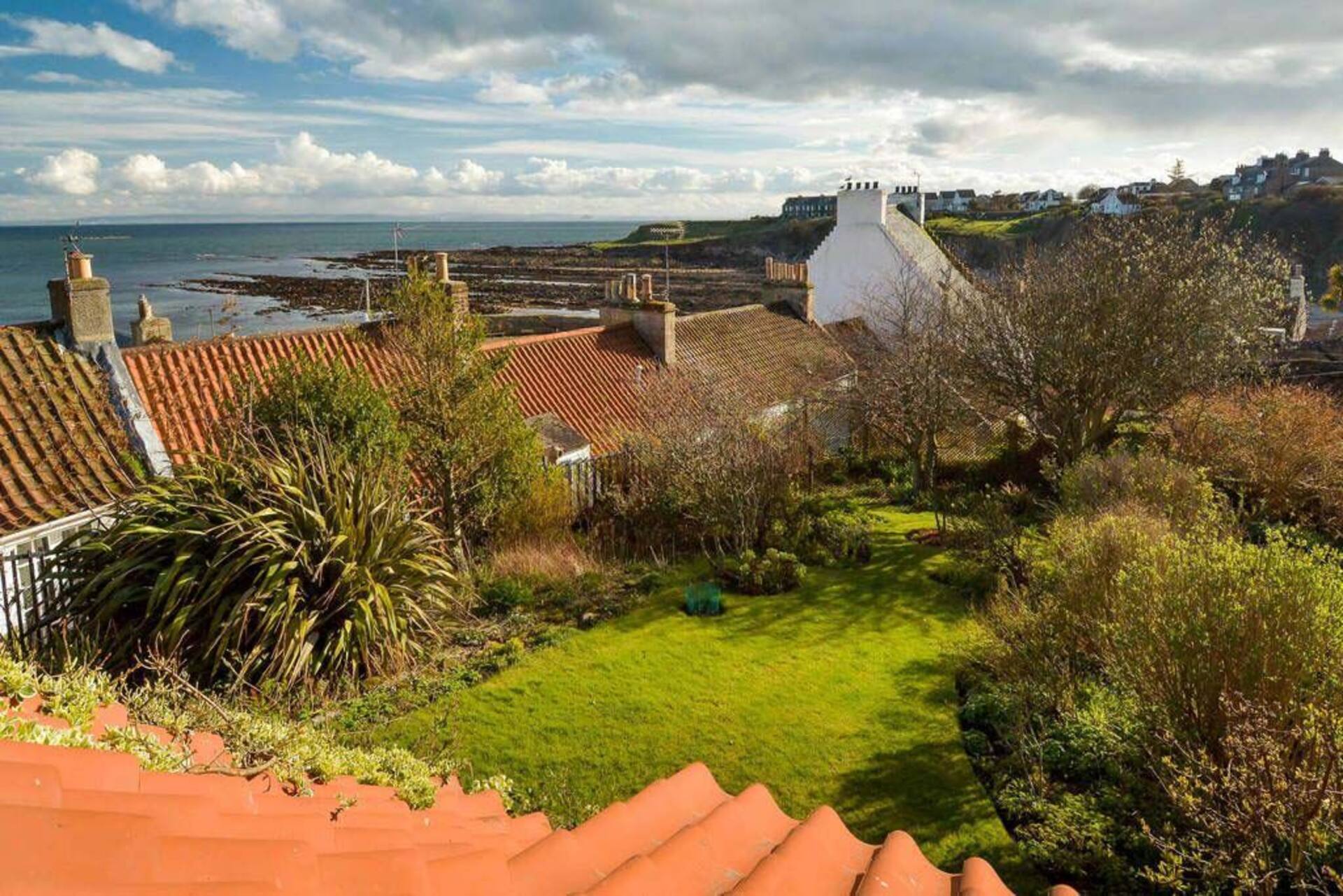 Pet-Friendly 3-Bedroom Coastal Home in Crail Near Harbour, Sea Views & Walks on Fife Coastal Path — photo 5