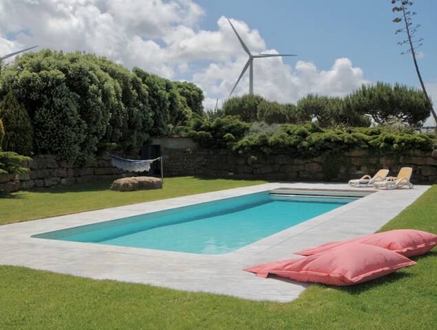 Vale da Praia Beach House, Sea view, Swimming Pool gallery image 3