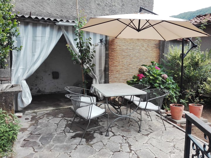 Typical House With Garden And Veranda In Ancient Village - Bagni di Lucca