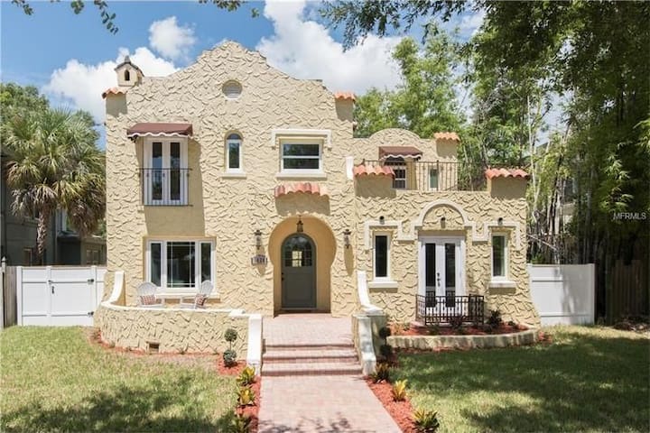 Casa Del Prince Upper