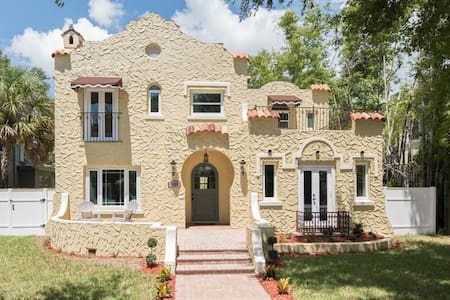 Casa Del Prince Upper