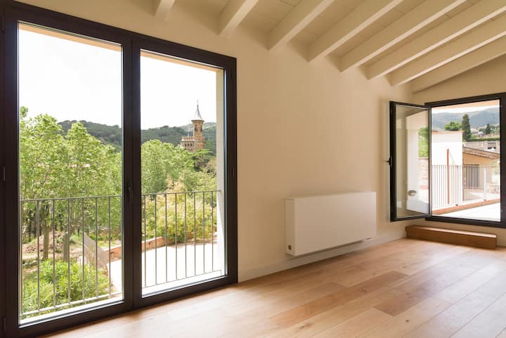 Upstairs bedroom with views