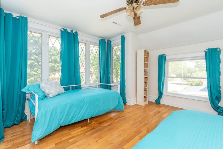 Watoto wa Chumba cha 4 cha kulala -2 Ghorofa