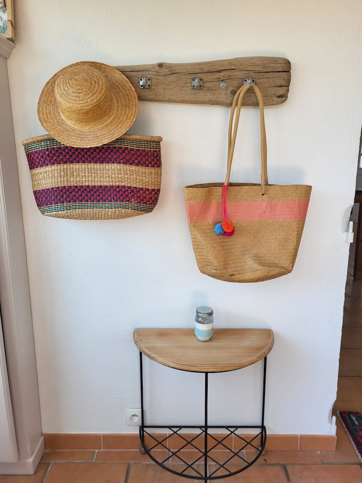 A Deux Pas D' Arles Aux Portes De La Camargue. - Arles