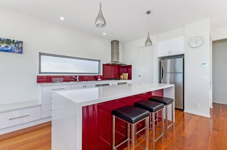 103 Beach Street gallery image 4